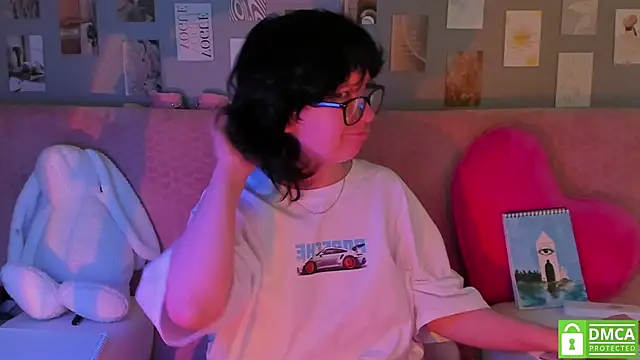 dreamgirllovee online show from March 22, 2025, 7:15 am