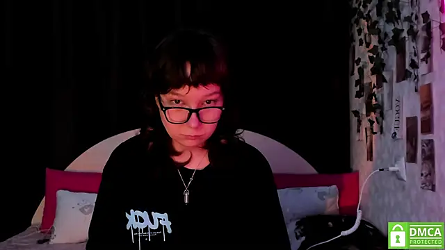 dreamgirllovee online show from September 27, 2025, 3:33 am