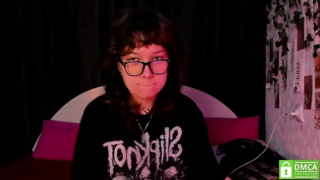 dreamgirllovee online show from October 12, 2025, 9:03 pm