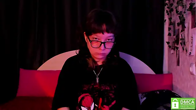 dreamgirllovee online show from October 19, 2025, 1:50 am