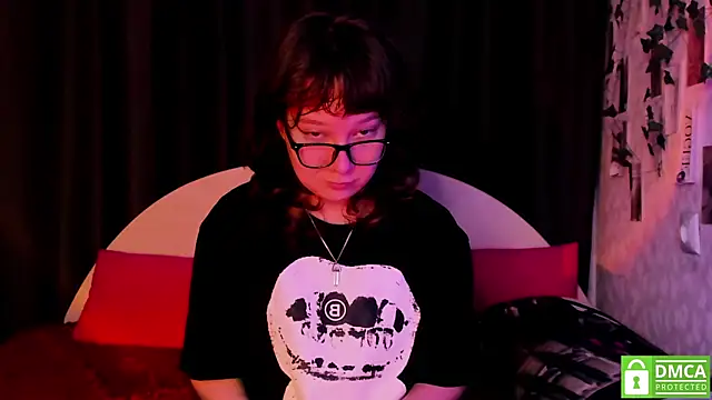 dreamgirllovee online show from October 27, 2025, 2:04 am