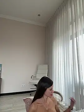 Hott Lolla online show from February 11, 2025, 7:23 am