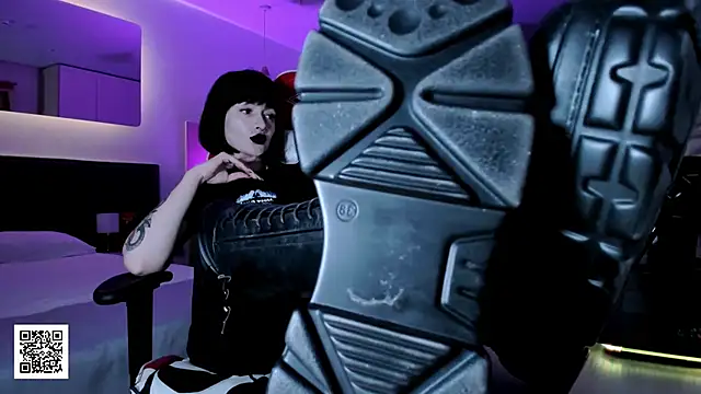 Snapshot of _Goddess_Misha_ chatting on October 29, 2025, 9:05 pm Goddess Misha online show from October 29, 2025, 9:05 pm