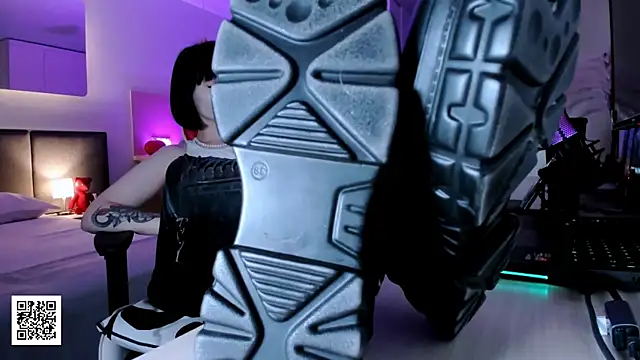 Snapshot of _Goddess_Misha_ chatting on October 30, 2025, 9:15 pm Goddess Misha online show from October 30, 2025, 9:15 pm