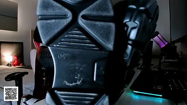 Snapshot of _Goddess_Misha_ chatting on November 14, 2025, 9:13 pm Goddess Misha online show from November 14, 2025, 9:13 pm