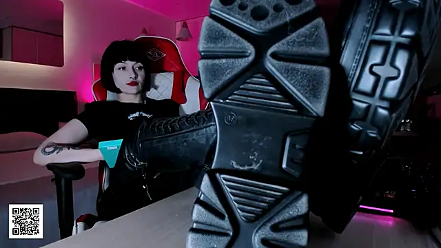 Snapshot of _Goddess_Misha_ chatting on November 16, 2025, 9:09 pm Goddess Misha online show from November 16, 2025, 9:09 pm