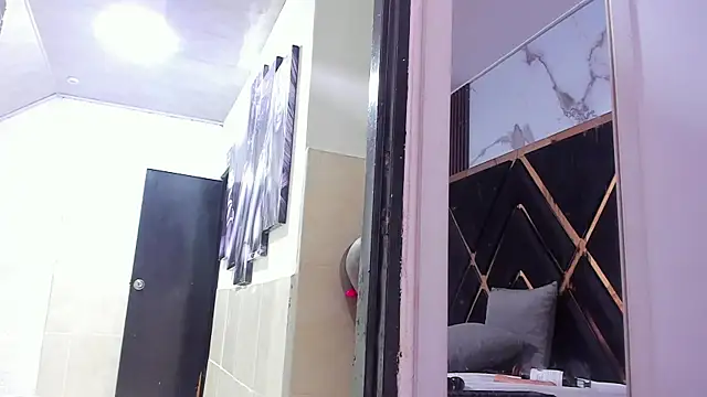 Snapshot of sweetebonny1 chatting on December 3, 2024, 4:39 pm sweetebonny1 online show from December 3, 2024, 4:39 pm