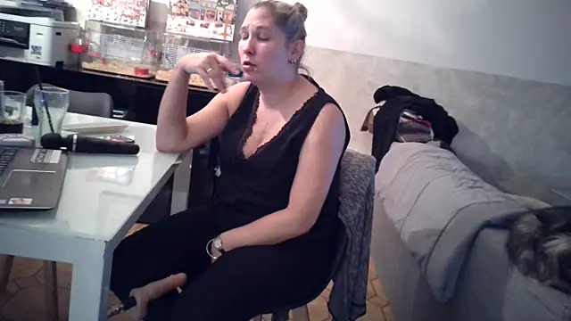 Chatonne69 online show from December 24, 2024, 4:44 am