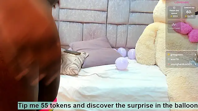 Snapshot of amina_west chatting on November 2, 2025, 10:50 am amina west online show from November 2, 2025, 10:50 am