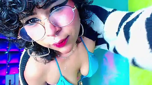 Snapshot of kuromi69 chatting on January 17, 2025, 5:11 am kuromi69 online show from January 17, 2025, 5:11 am