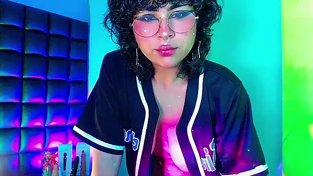 Snapshot of kuromi69 chatting on February 5, 2025, 4:27 am kuromi69 online show from February 5, 2025, 4:27 am