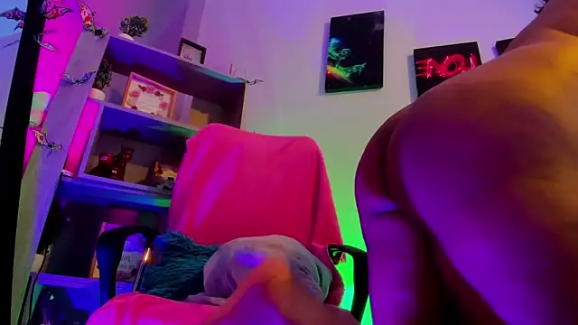 Snapshot of kuromi69 chatting on October 15, 2025, 4:12 am kuromi69 online show from October 15, 2025, 4:12 am