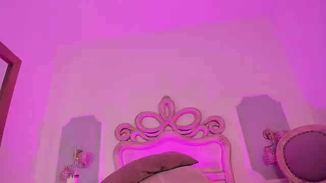 Sara  Williams online show from November 10, 2025, 3:49 am