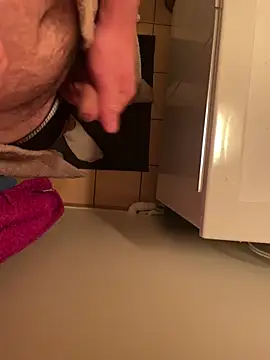 Snapshot of dimitriei chatting on December 1, 2025, 10:04 pm dimitriei online show from December 1, 2025, 10:04 pm