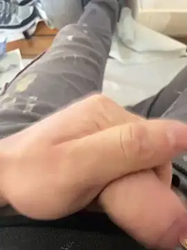 Snapshot of dimitriei chatting on February 25, 2026, 8:02 am dimitriei online show from February 25, 2026, 8:02 am