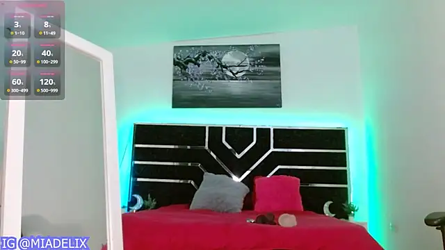 -MiaDelight- online show from March 31, 2026, 4:51 pm