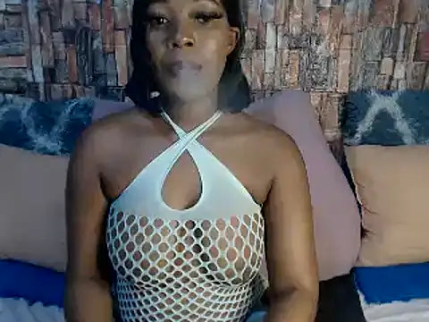 Snapshot of Foxy_African chatting on March 17, 2025, 11:53 am Foxy African online show from March 17, 2025, 11:53 am