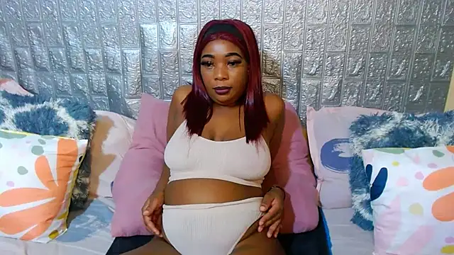 Snapshot of Foxy_African chatting on November 4, 2025, 3:05 am Foxy African online show from November 4, 2025, 3:05 am