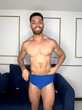 Snapshot of Mackenzzie_777_ chatting on October 24, 2025, 11:01 pm Mackenzzie 777 online show from October 24, 2025, 11:01 pm