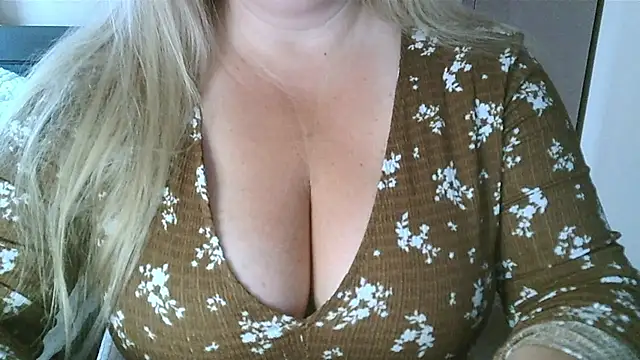 yourmarisexy online show from July 22, 2026, 10:07 am