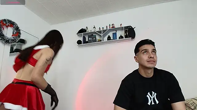 Snapshot of HotCouple_697 chatting on December 15, 2024, 5:31 pm HotCouple 697 online show from December 15, 2024, 5:31 pm