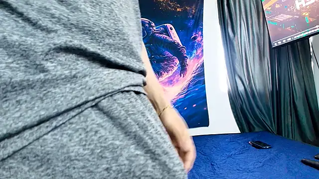 Snapshot of HotCouple_697 chatting on January 18, 2025, 6:43 pm HotCouple 697 online show from January 18, 2025, 6:43 pm