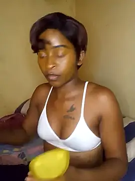 Snapshot of Nomawethu2002 chatting on September 28, 2025, 12:32 pm Nomawethu2002 online show from September 28, 2025, 12:32 pm