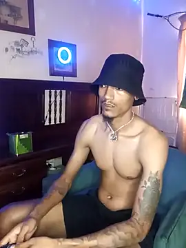 Snapshot of ZaddyBigDee chatting on May 31, 2026, 6:10 am ZaddyBigDee online show from May 31, 2026, 6:10 am
