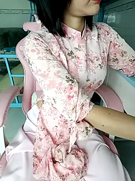    Erin    online show from September 11, 2025, 3:23 pm