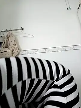    Erin    online show from September 30, 2025, 3:55 am