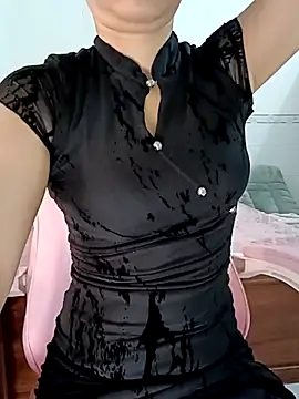    Erin    online show from November 12, 2025, 2:45 am