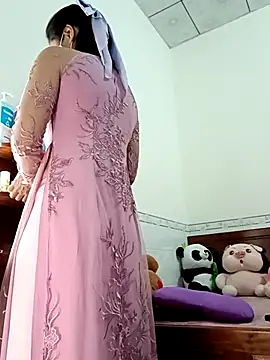    Erin    online show from February 6, 2026, 2:27 am