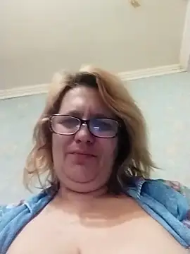 Forest-Lady online show from February 16, 2026, 5:42 pm