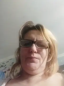 Forest-Lady online show from February 18, 2026, 6:09 am