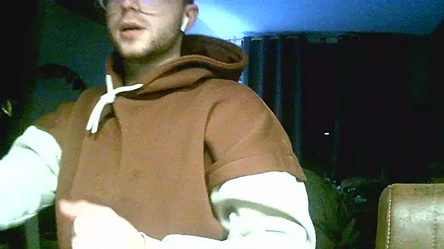 Snapshot of brendonsteamy chatting on March 16, 2025, 10:44 am brendonsteamy online show from March 16, 2025, 10:44 am