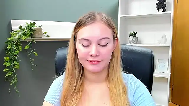 Snapshot of kitty_valeria chatting on January 18, 2025, 9:02 am kitty valeria online show from January 18, 2025, 9:02 am