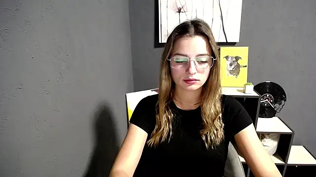 lady olivia  online show from September 19, 2025, 4:40 pm