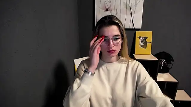 lady olivia  online show from April 8, 2026, 12:49 pm