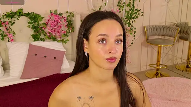 Snapshot of Lolly_Neal chatting on September 17, 2025, 4:58 am Lolly Neal online show from September 17, 2025, 4:58 am