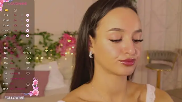 Snapshot of Lolly_Neal chatting on September 24, 2025, 5:11 am Lolly Neal online show from September 24, 2025, 5:11 am