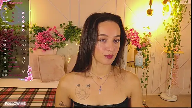 Snapshot of Lolly_Neal chatting on October 16, 2025, 5:08 am Lolly Neal online show from October 16, 2025, 5:08 am