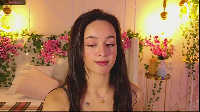 Snapshot of Lolly_Neal chatting on October 19, 2025, 4:57 am Lolly Neal online show from October 19, 2025, 4:57 am