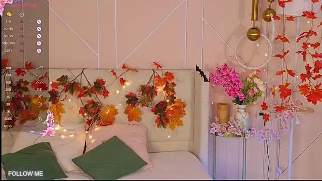 Snapshot of Lolly_Neal chatting on November 14, 2025, 4:55 am Lolly Neal online show from November 14, 2025, 4:55 am