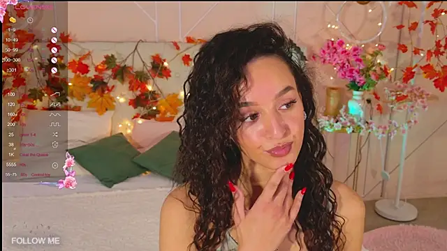 Snapshot of Lolly_Neal chatting on November 26, 2025, 4:57 am Lolly Neal online show from November 26, 2025, 4:57 am