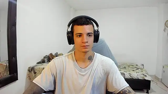 Snapshot of Balo_lovers chatting on November 4, 2025, 3:55 pm Balo lovers online show from November 4, 2025, 3:55 pm