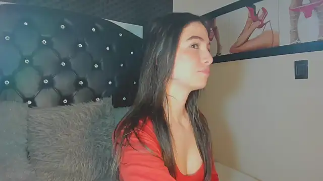 diana queen  online show from May 14, 2026, 3:57 am