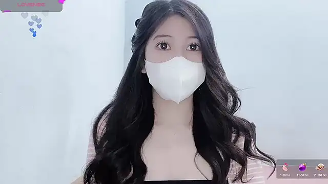 tanhxiu online show from November 9, 2025, 1:09 pm