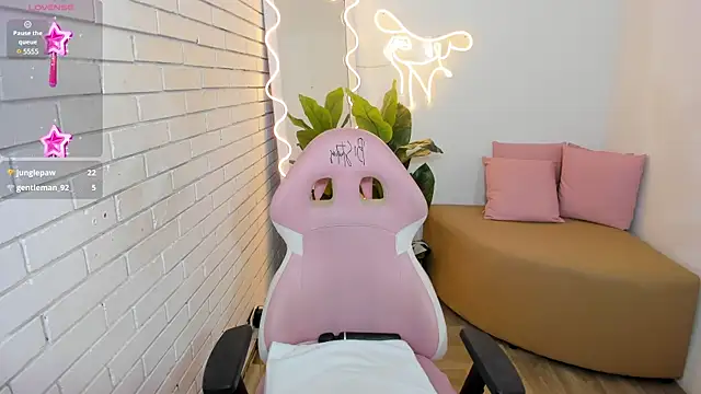 Chiara tay online show from February 15, 2025, 1:31 am