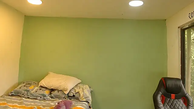 danielitopapuu online show from April 15, 2026, 8:31 pm