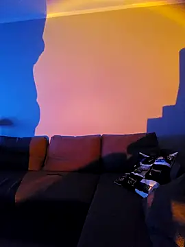 McdyllanXX online show from October 6, 2025, 4:37 pm